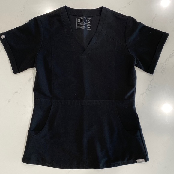 Figs Tops - FIGS black scrub top